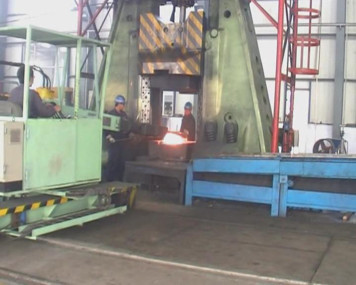16 ton Hydraulic closed die forging hammer forge railway parts video