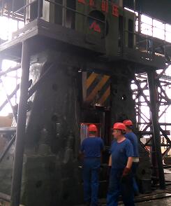 7吨HUTA锤改造全液压在罗马尼亚锻造法兰