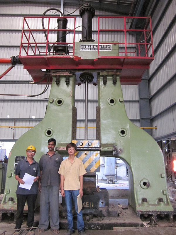 2吨双臂拱式液气自由锻电液锤在印度